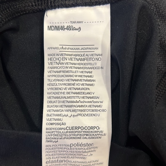 Under armor size medium, boot, cut pants - Picture 5 of 5